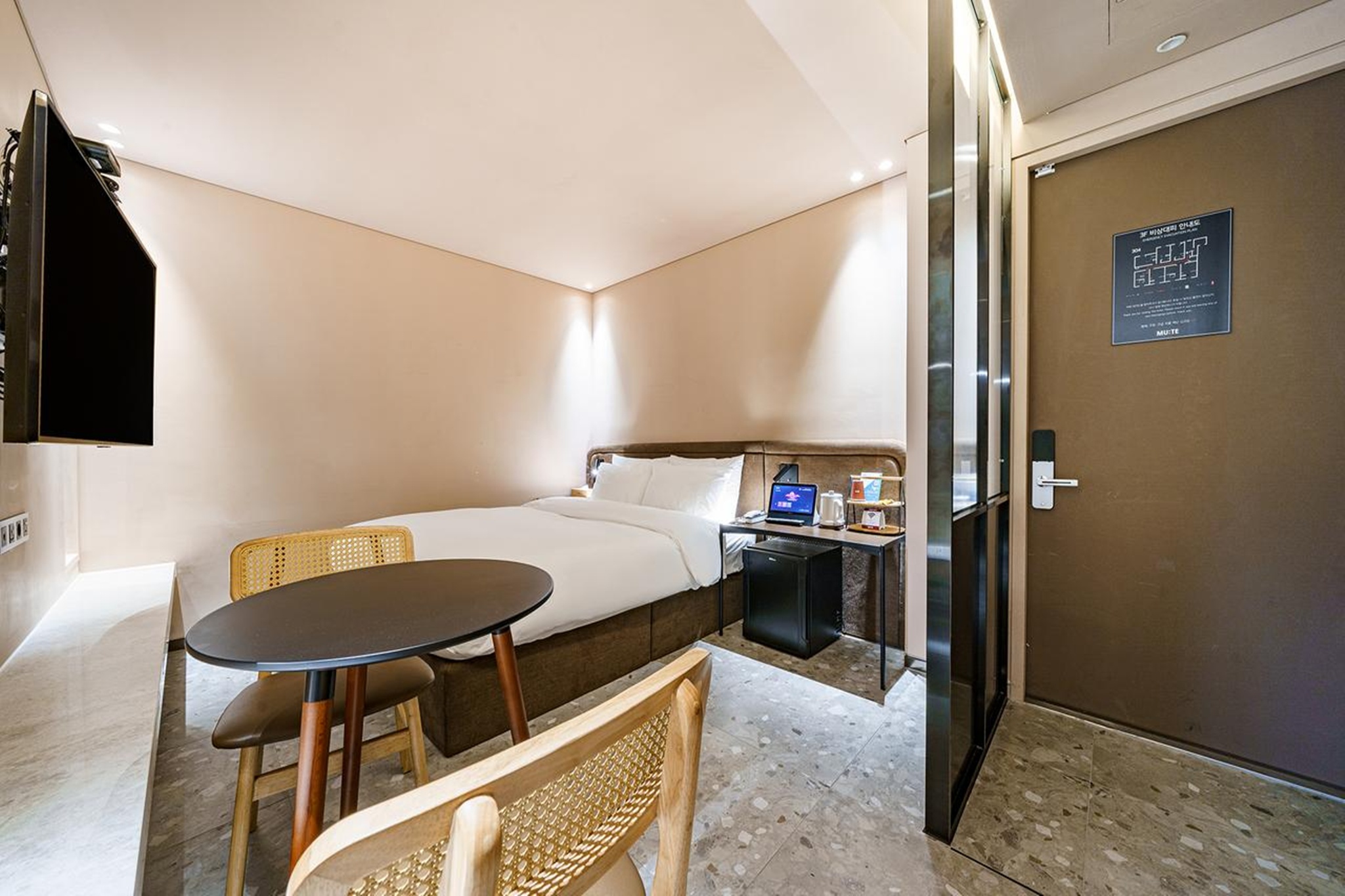 부산 대연동 뮤트 호텔 썸네일2