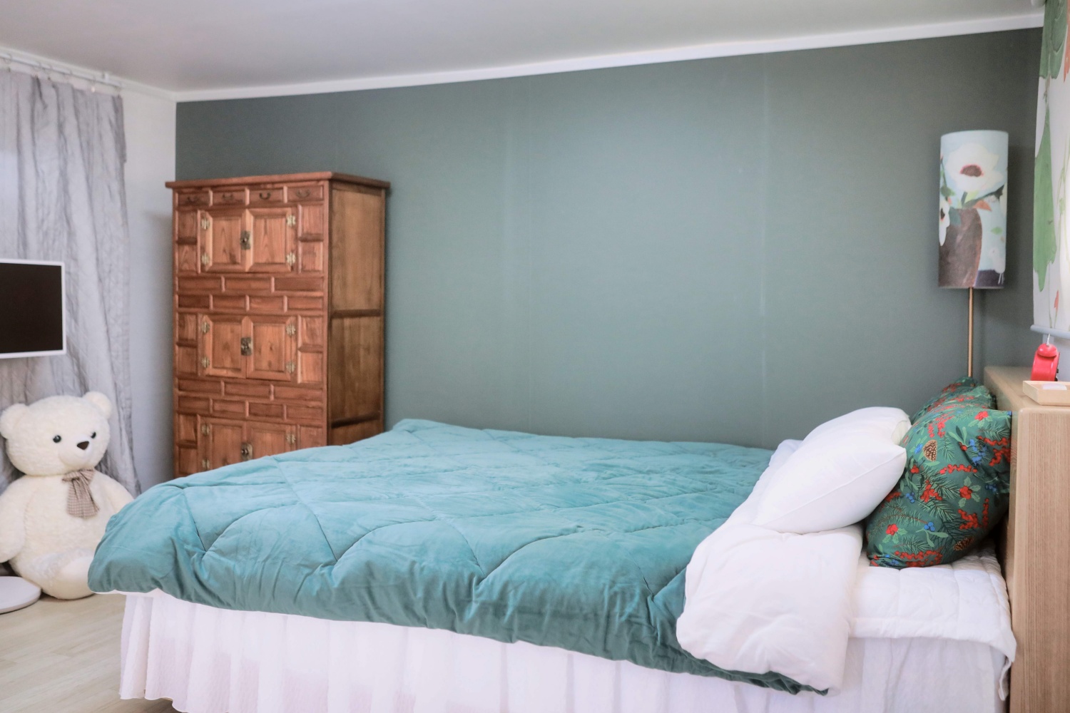 room detail thumbnail 0