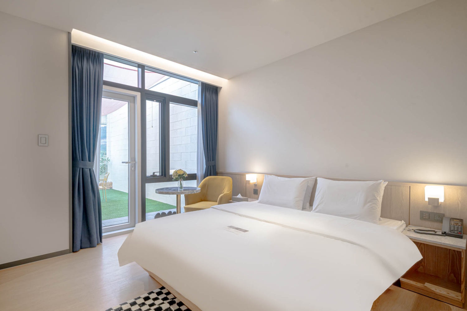 room detail thumbnail 1