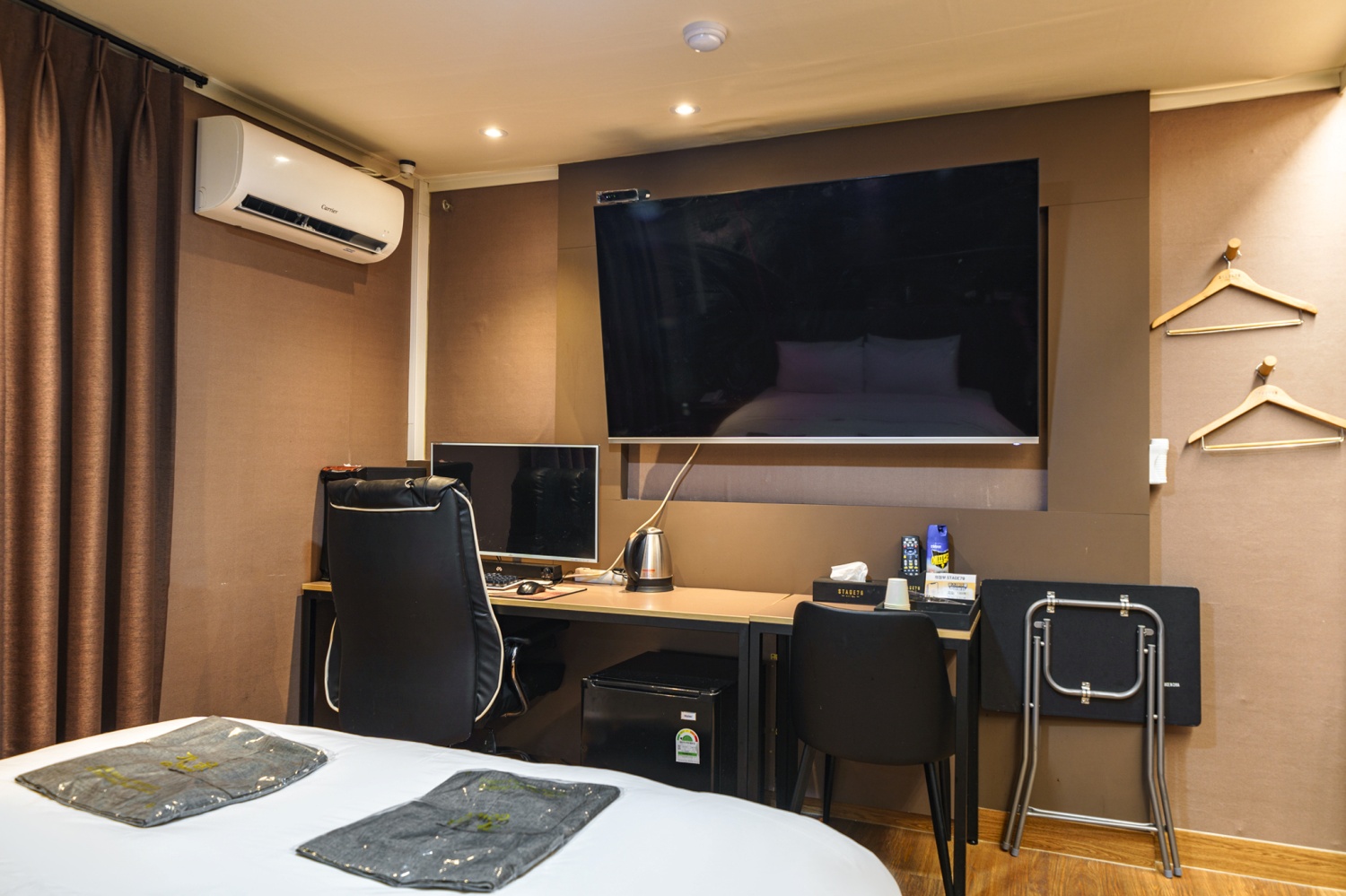 room detail thumbnail 0