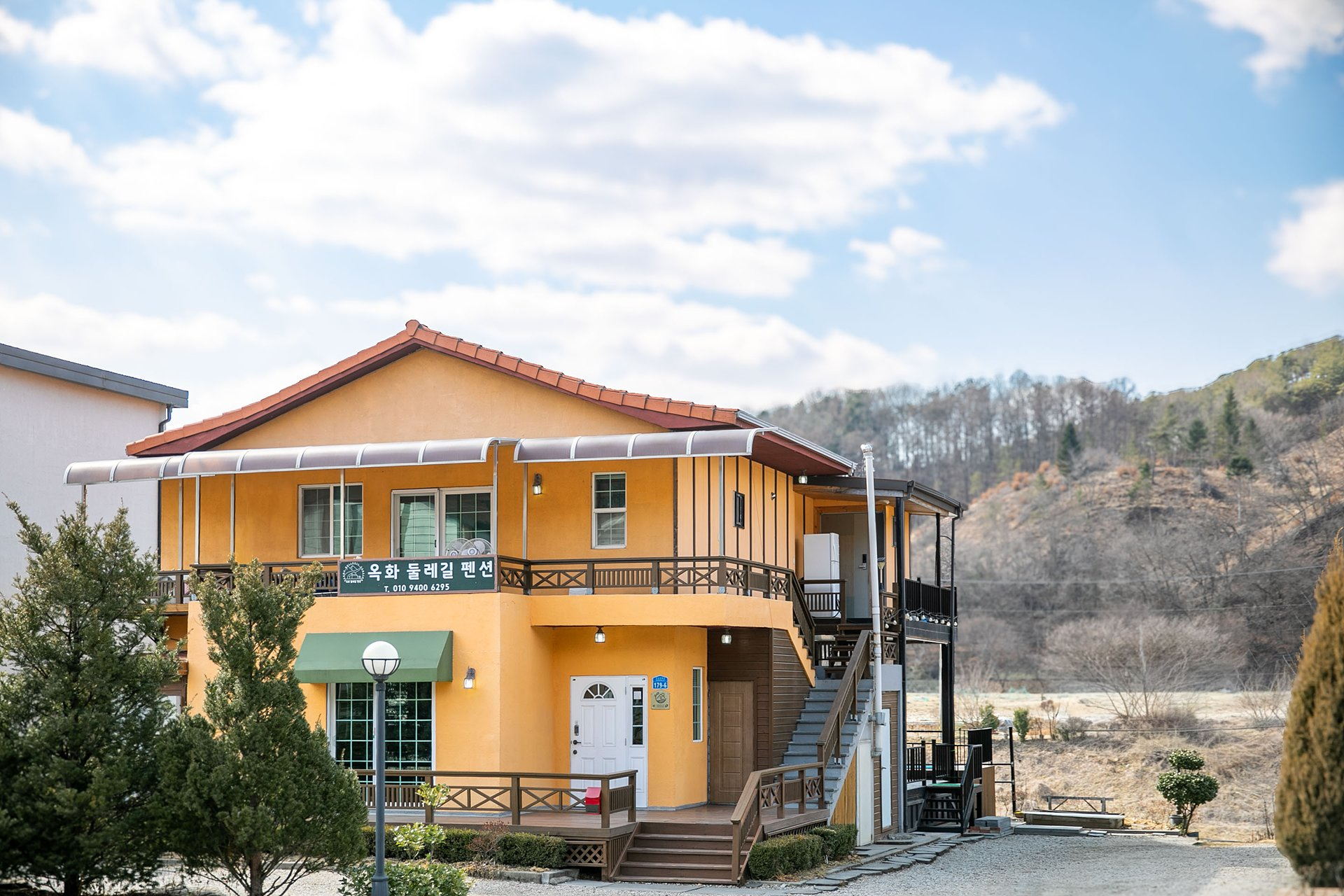 https://yaimg.yanolja.com/v5/2026/03/19/05/69bb85e814a945.80539868.jpg