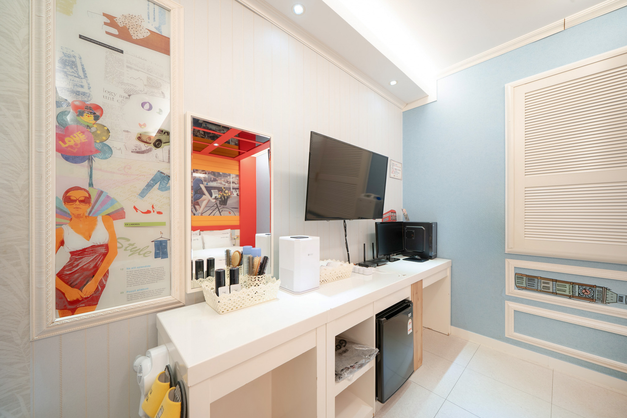 room detail thumbnail 2