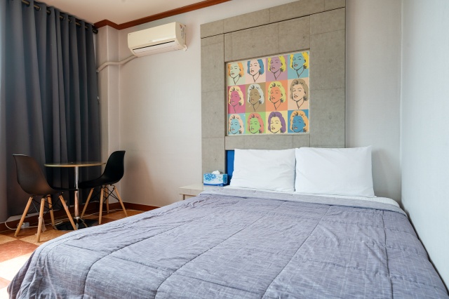 room detail thumbnail 0