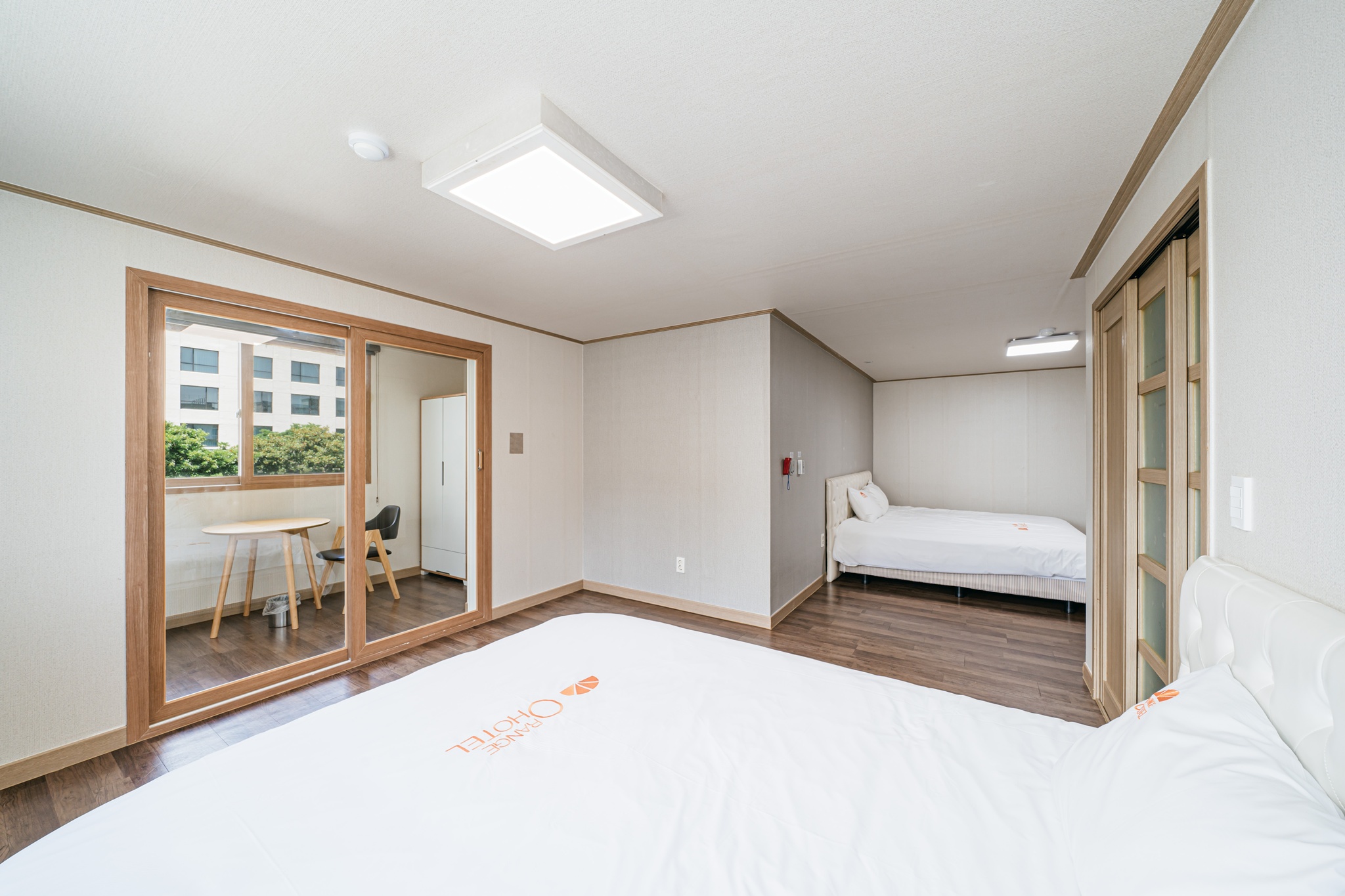 패밀리(전 객실 OTT가능-개인계정, 삼다수 제공, 에어컨 점검완료)