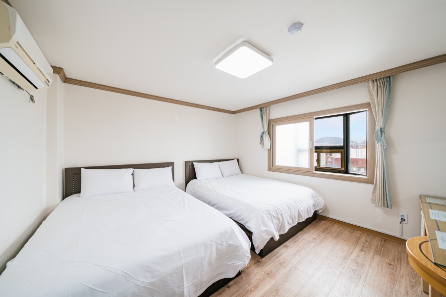 디럭스 트윈(넷플릭스 개인계정이용 가능)