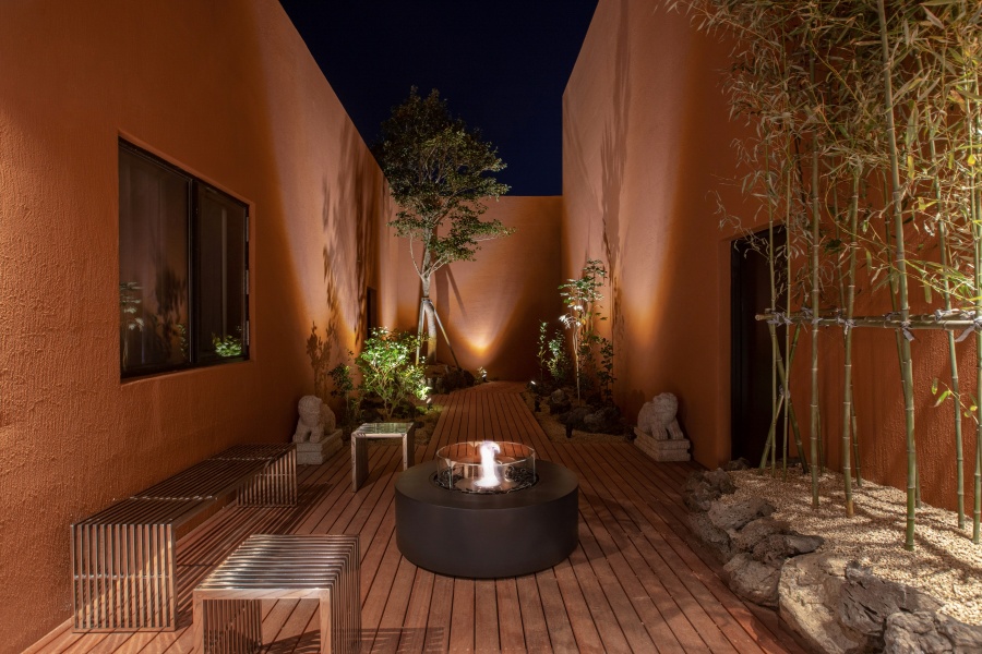 펜트 (MT추천,리모델링, 주차가능, 와인+치즈)(방2+거실1,야외욕조,에탈올난로,세탁기,건조기,넷플릭스)