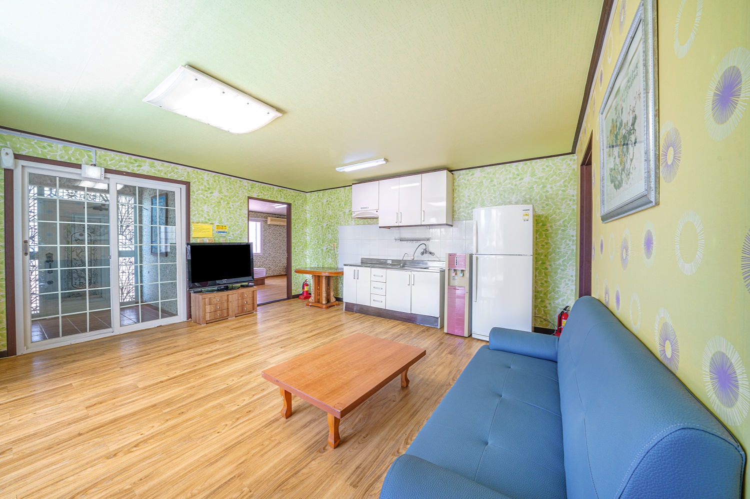 room detail thumbnail 0