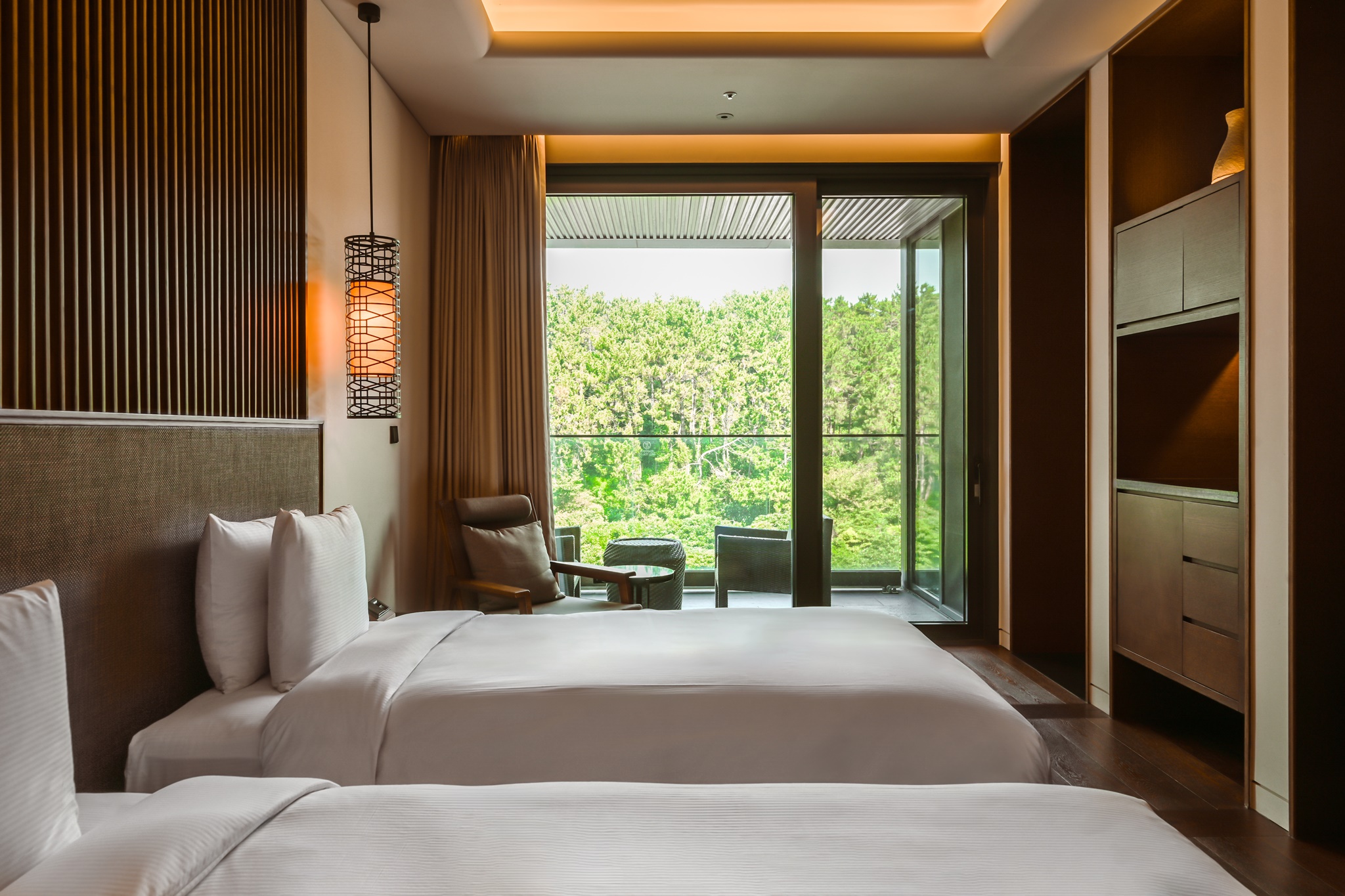 프리미엄 트윈 룸 마운틴뷰(박스위크★메종, 조식 2인+크레딧 5만원)