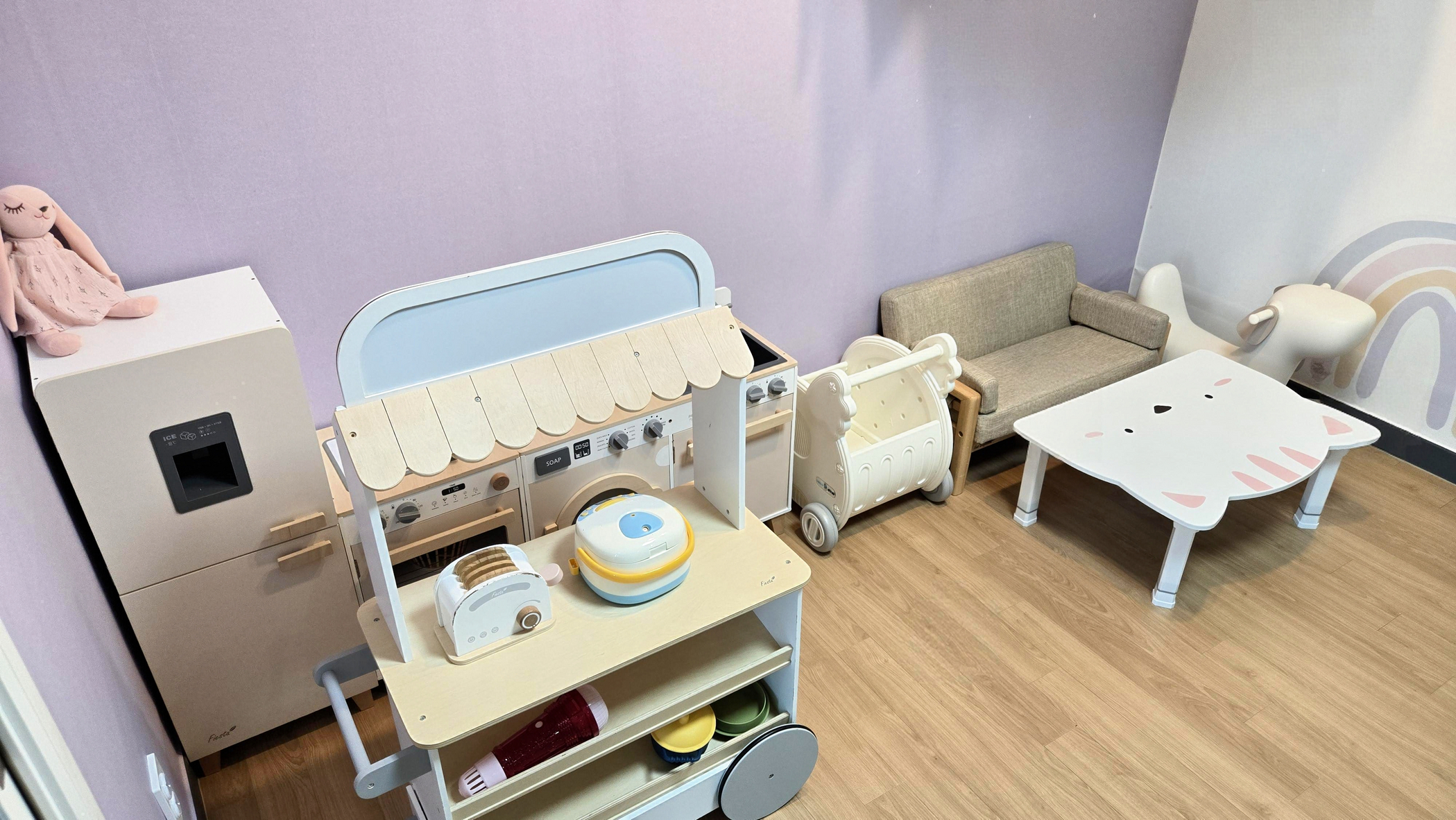 room detail thumbnail 2