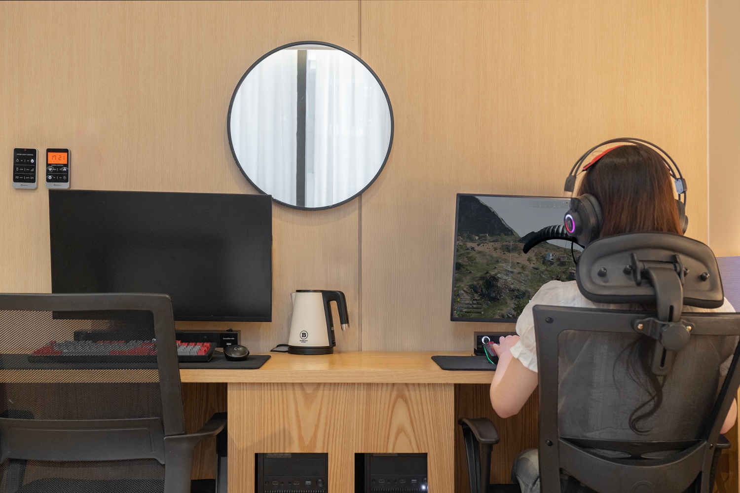 room detail thumbnail 1