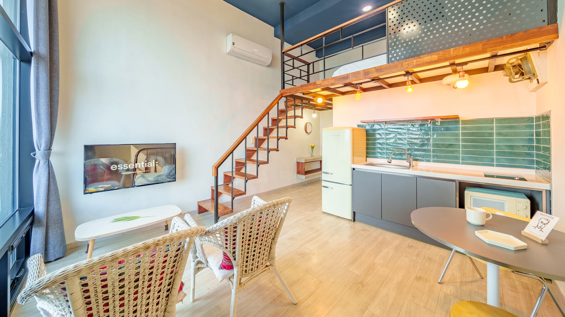 room detail thumbnail 2