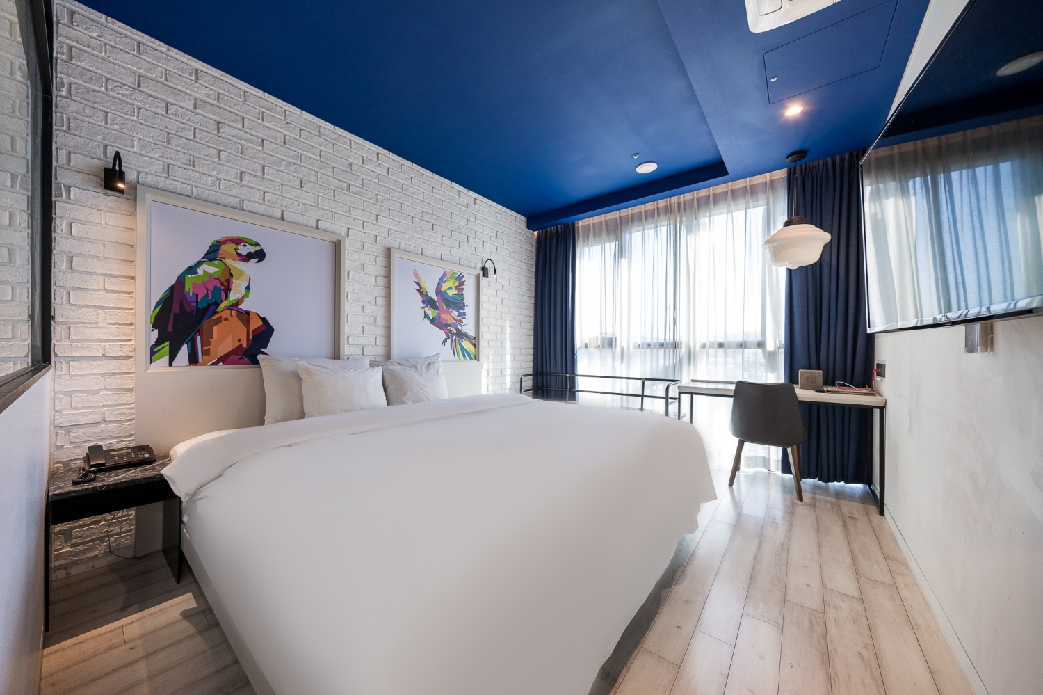 room detail thumbnail 0