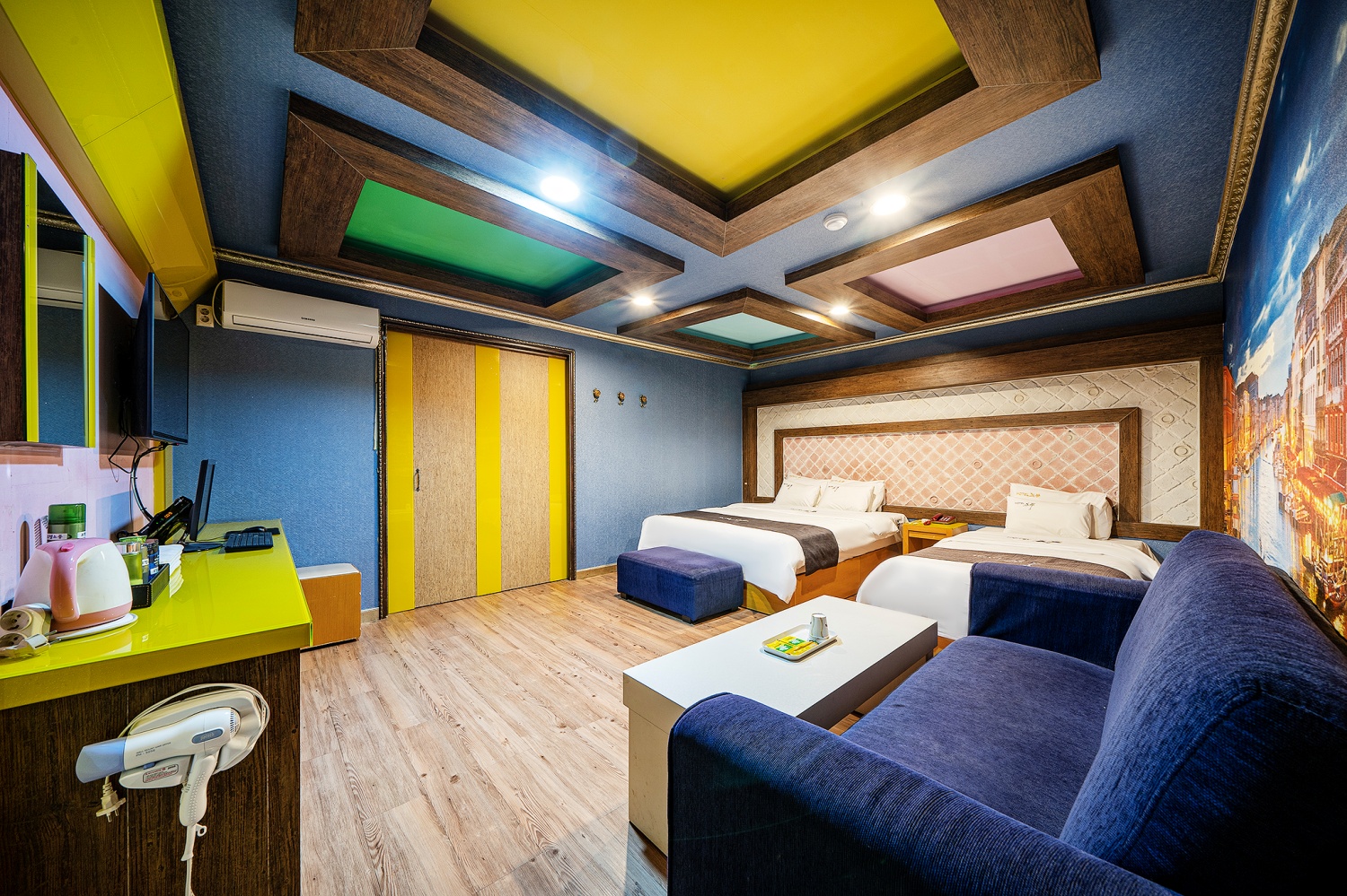 room detail thumbnail 0