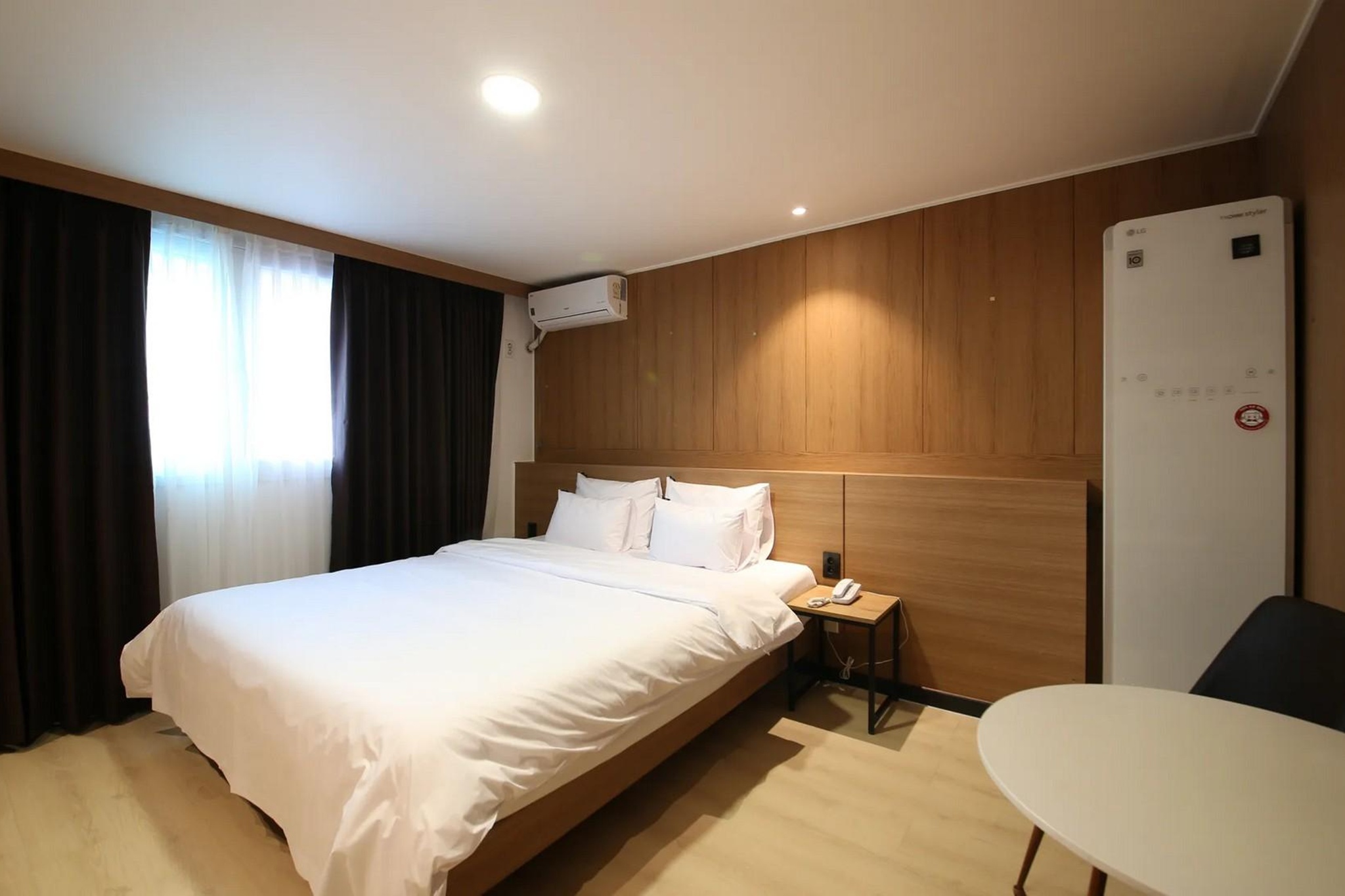 room detail thumbnail 0