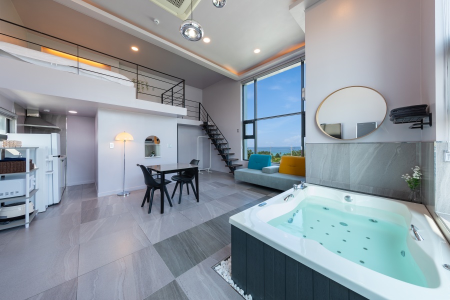 room detail thumbnail 2