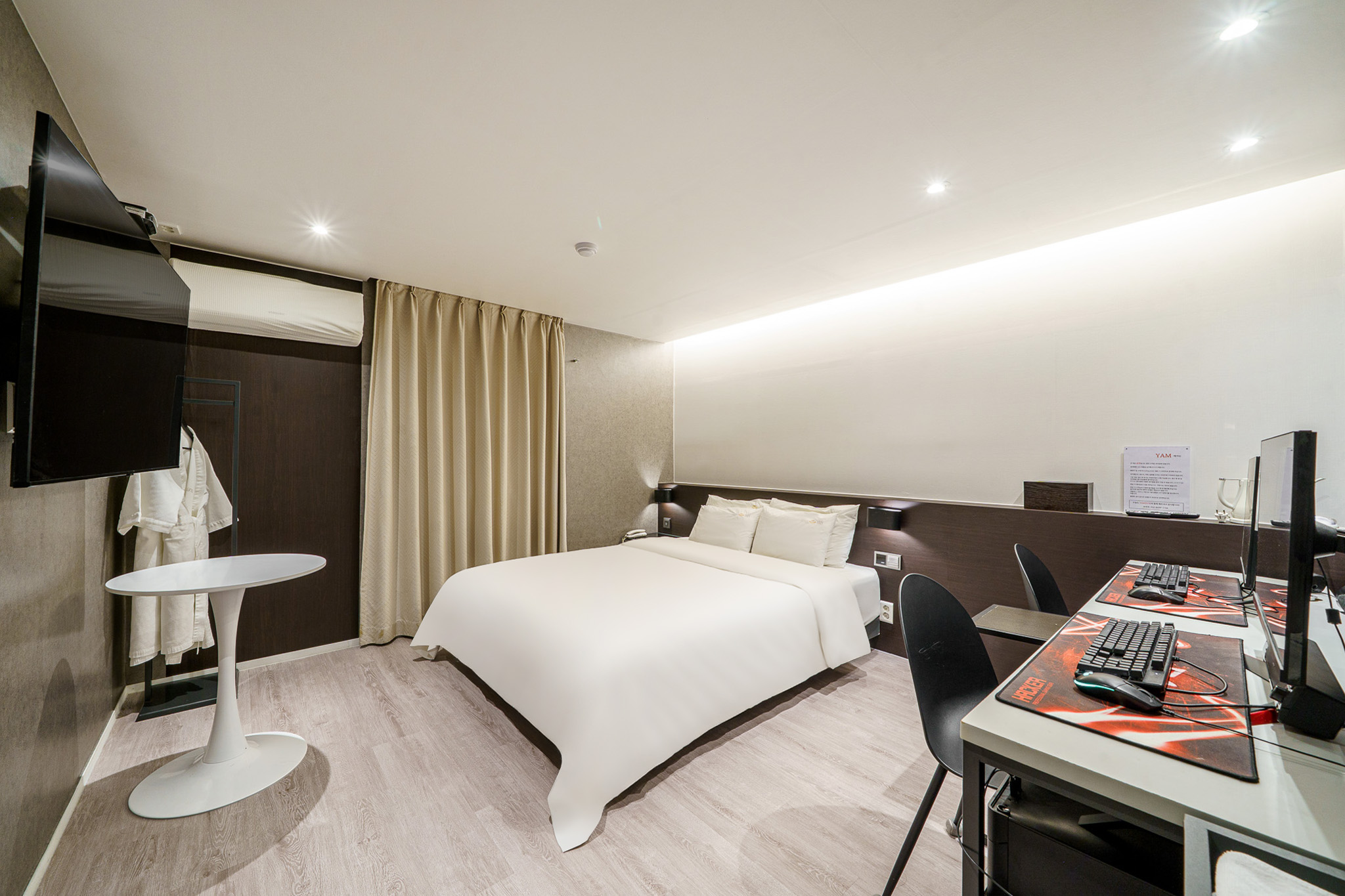 room detail thumbnail 0