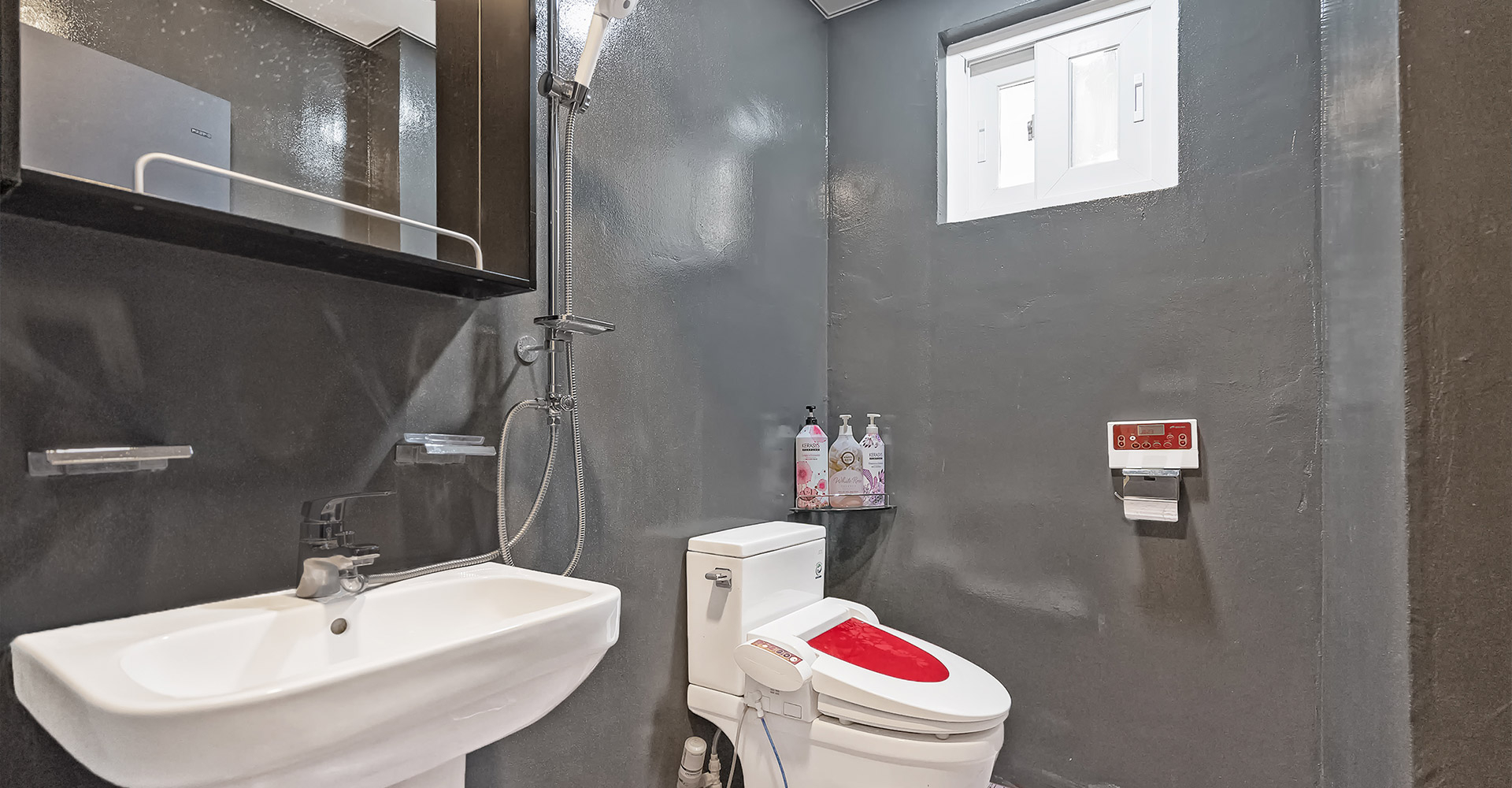 https://yaimg.yanolja.com/v5/2026/03/31/05/69cb5d3b924898.09806376.jpg