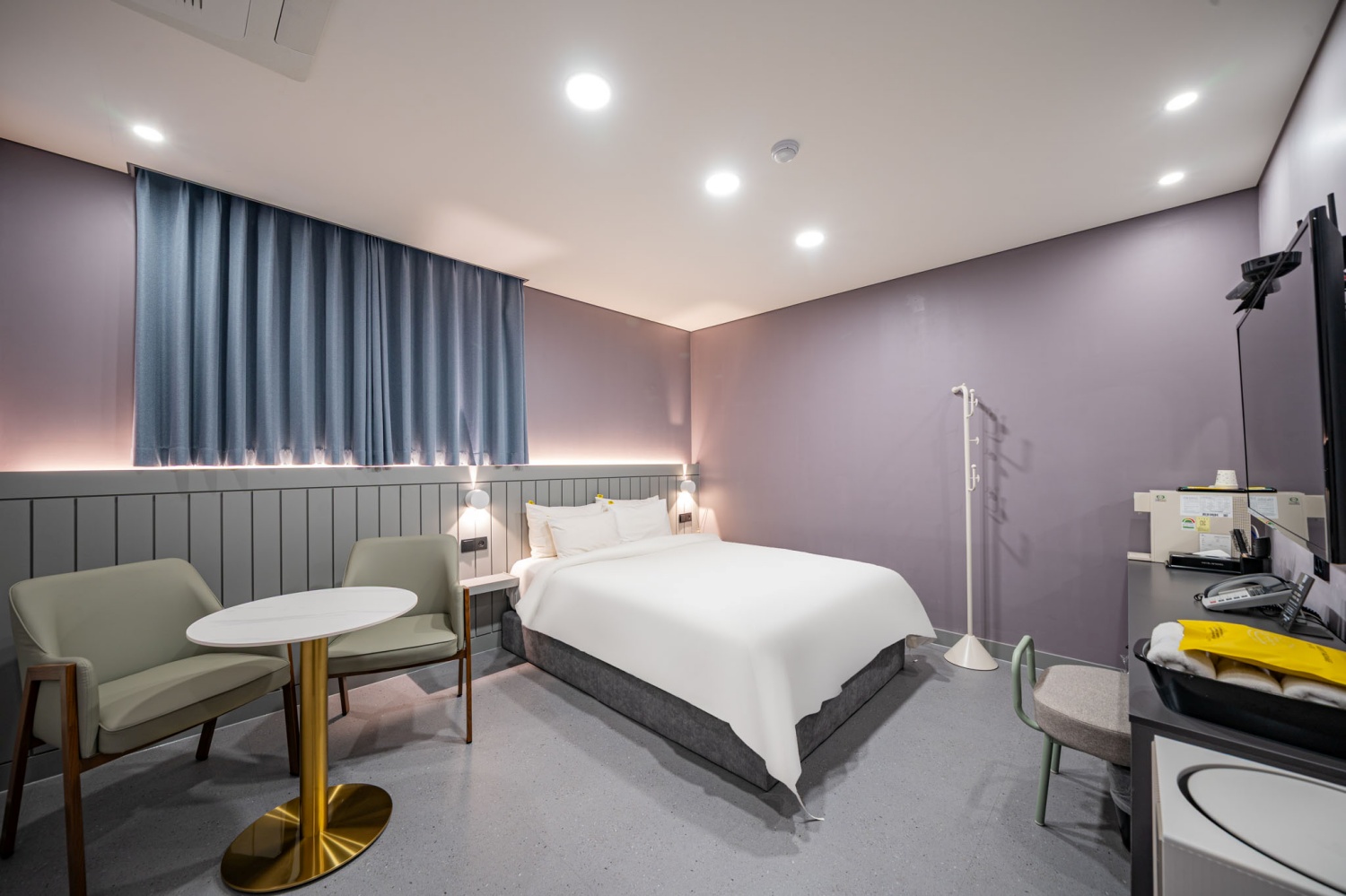 room detail thumbnail 0