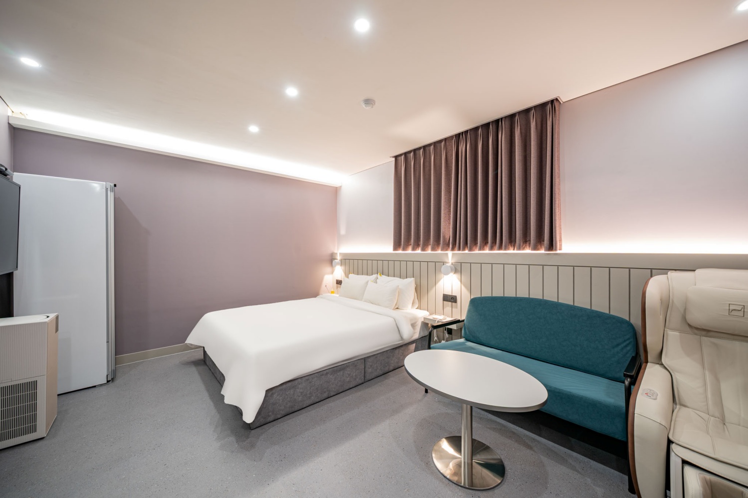 room detail thumbnail 1