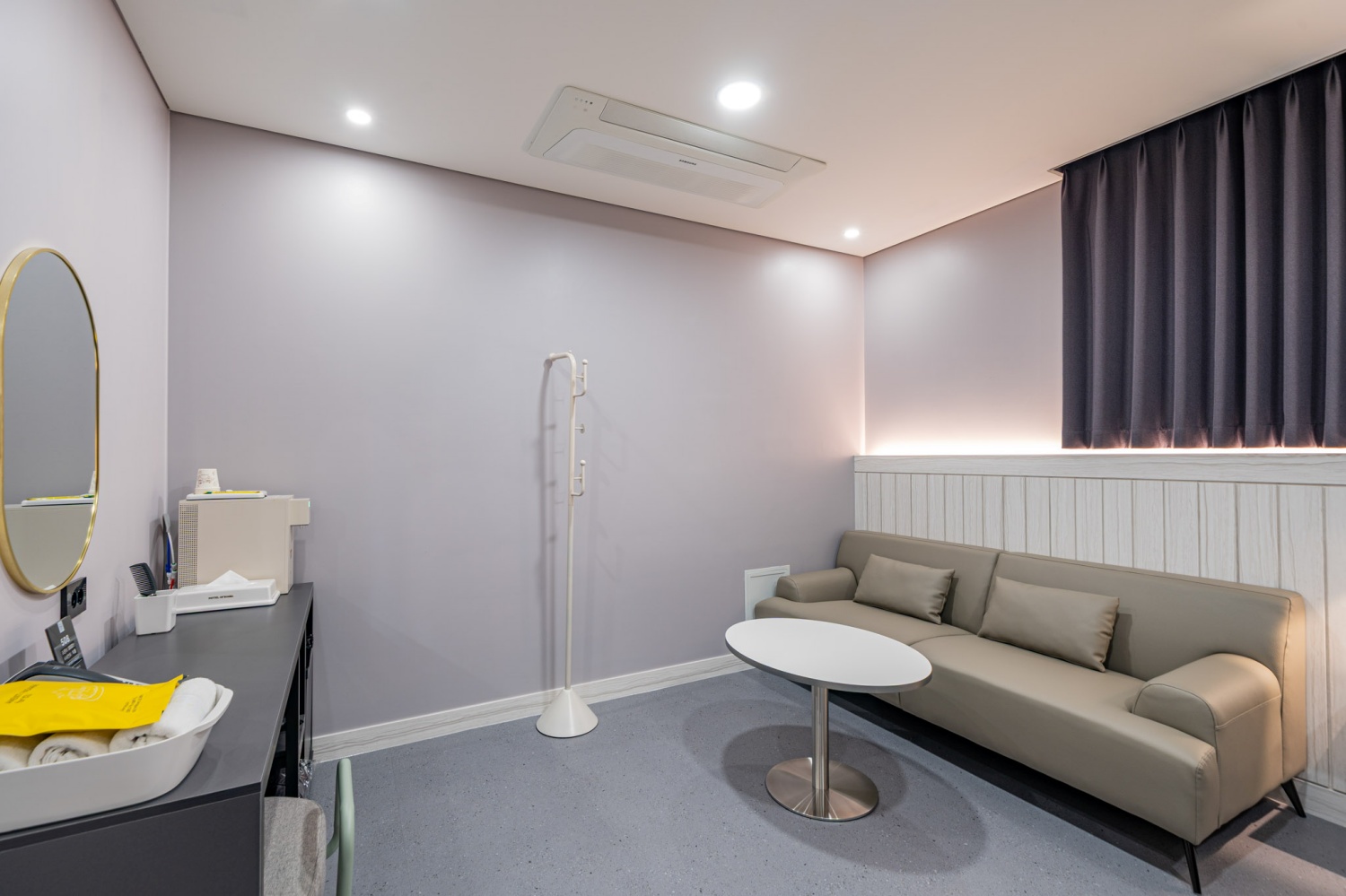 room detail thumbnail 1