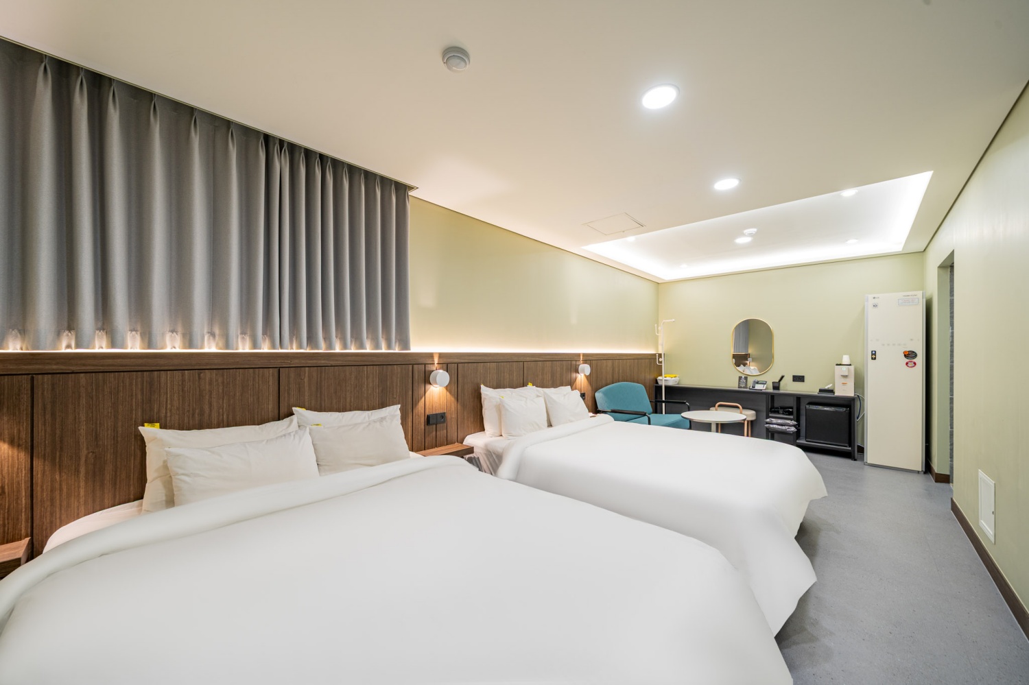 room detail thumbnail 0