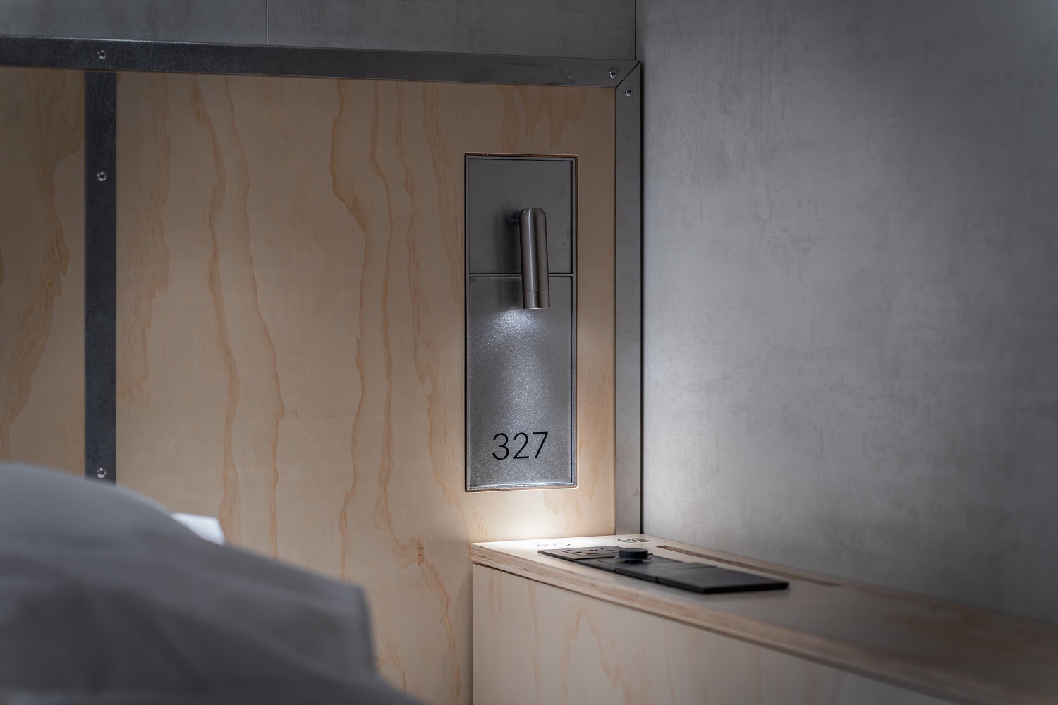 room detail thumbnail 2