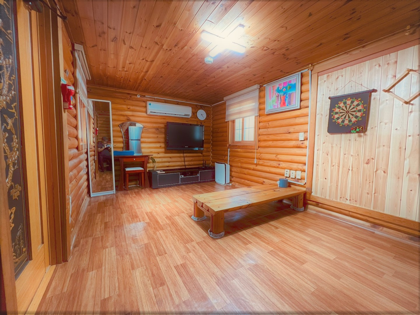 room detail thumbnail 2