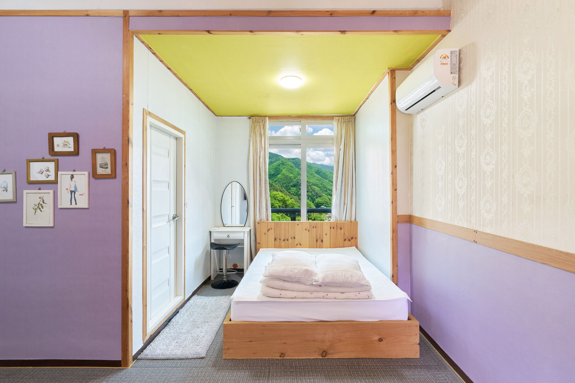 room detail thumbnail 1