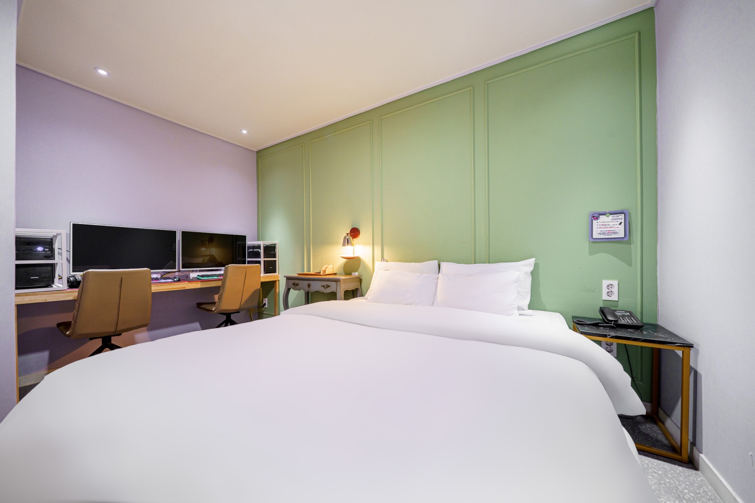 room detail thumbnail 0