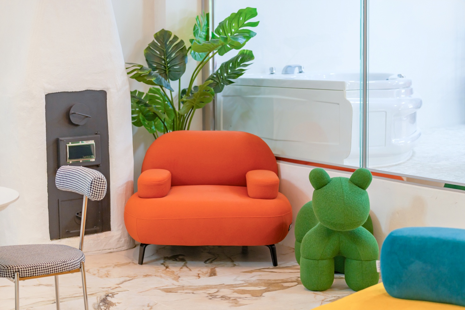 room detail thumbnail 2