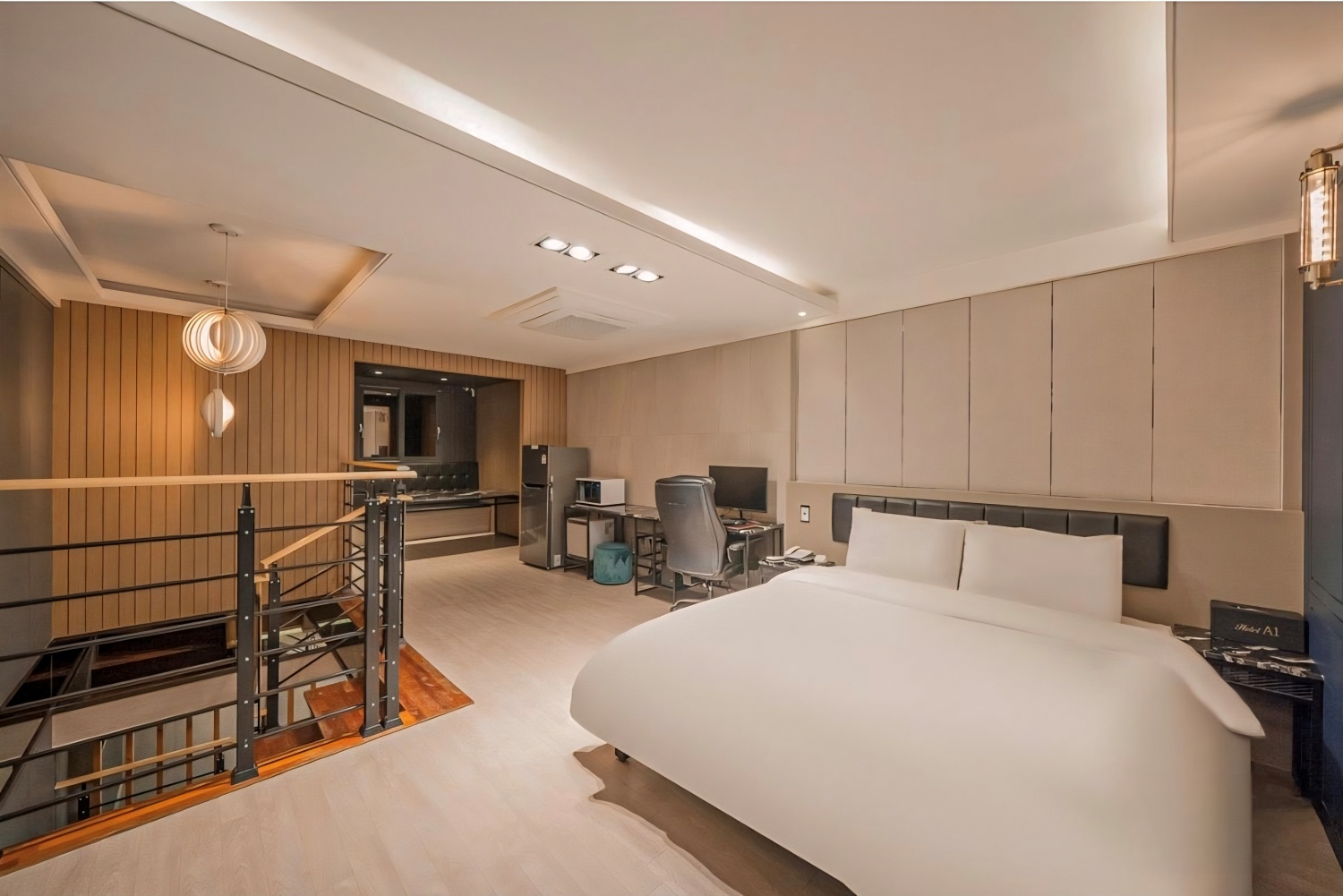 room detail thumbnail 1