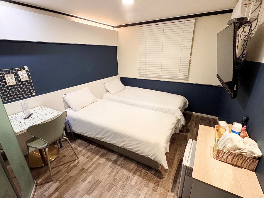 room detail thumbnail 0