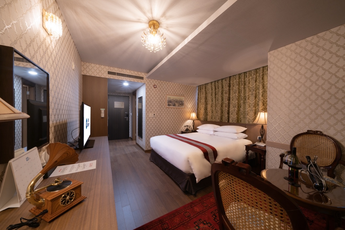 room detail thumbnail 1