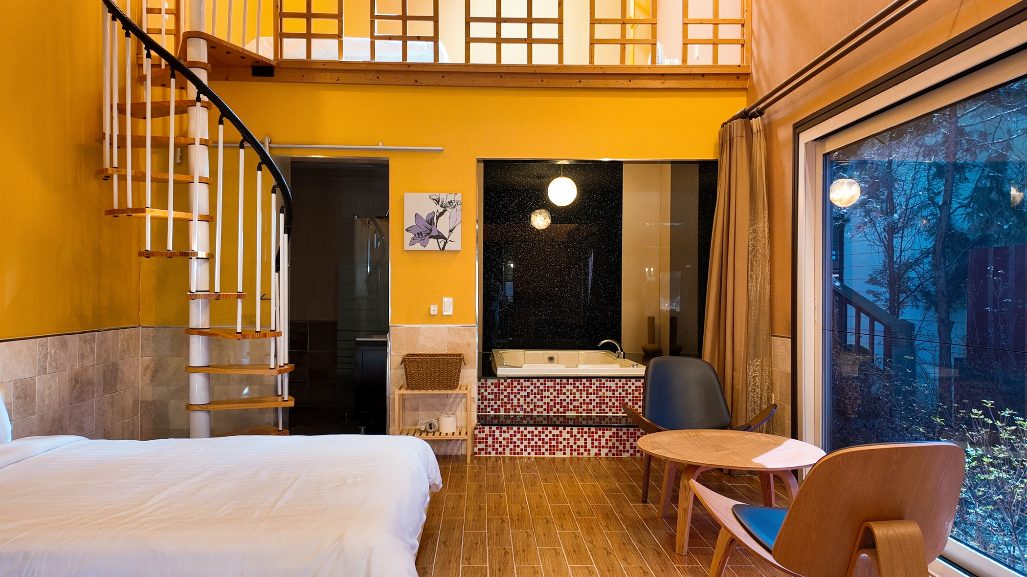 room detail thumbnail 2