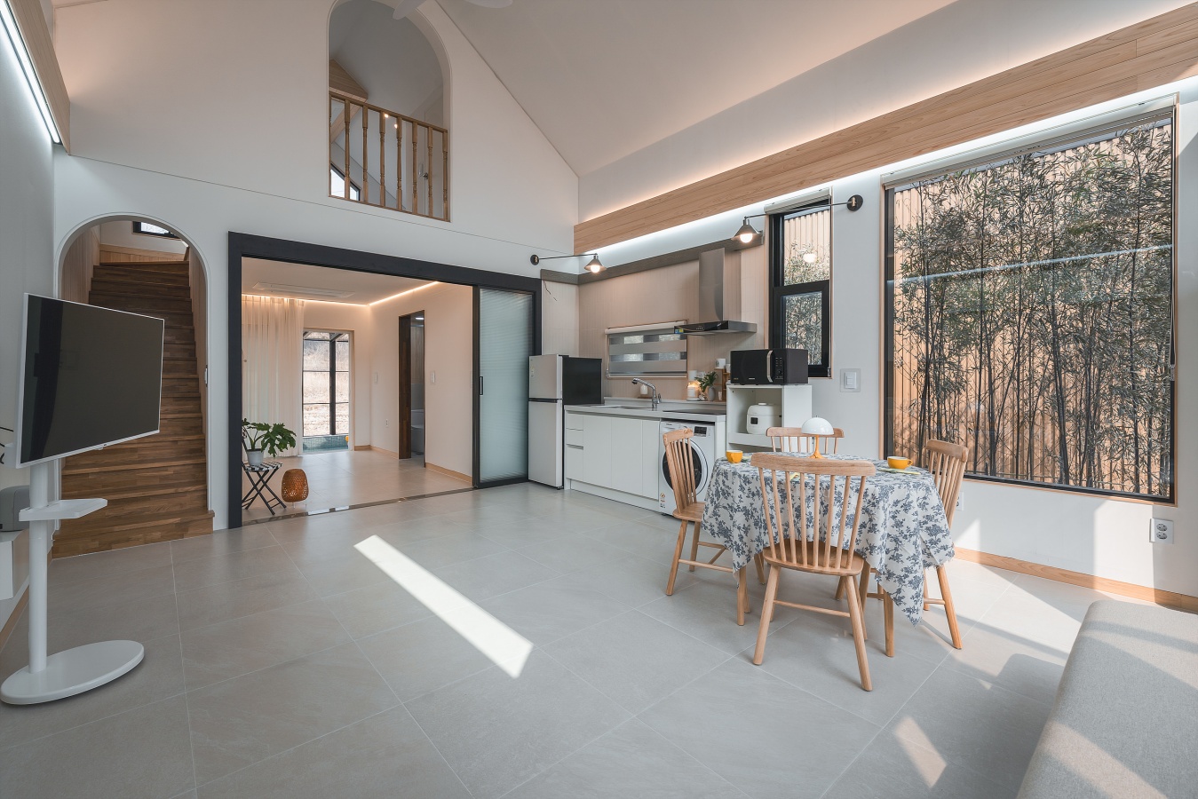 room detail thumbnail 1