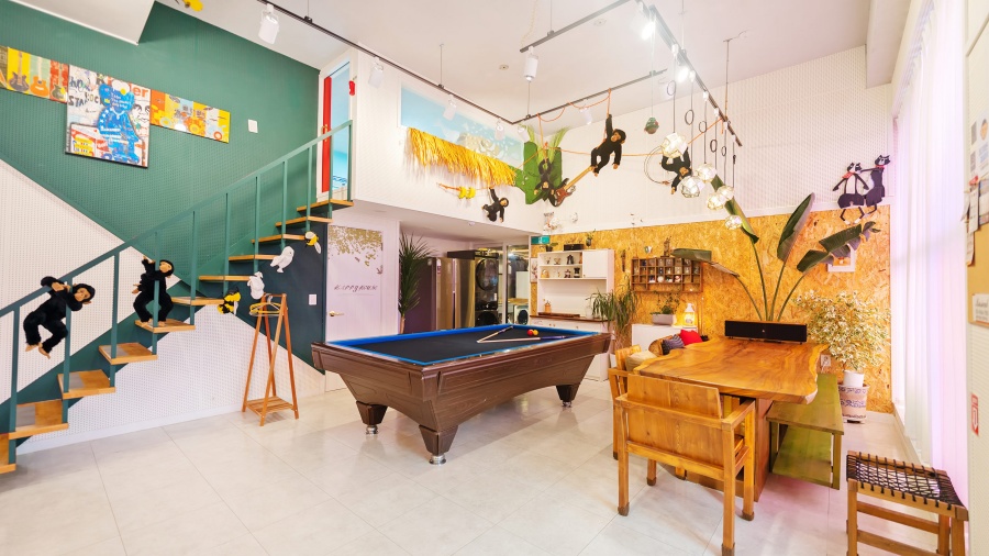 room detail thumbnail 1