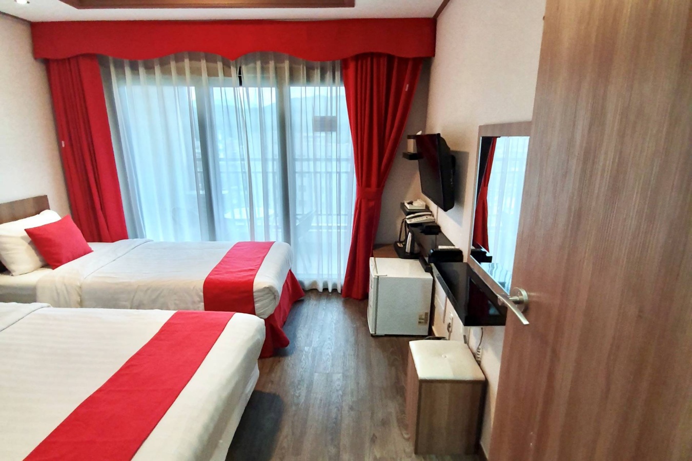 room detail thumbnail 0