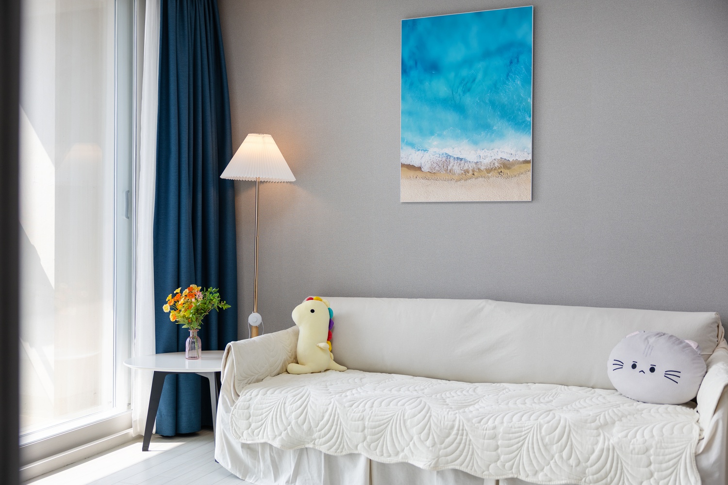 room detail thumbnail 2
