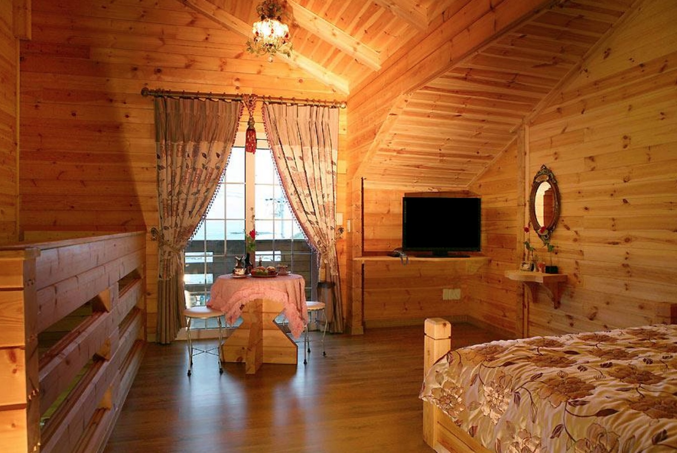 room detail thumbnail 1