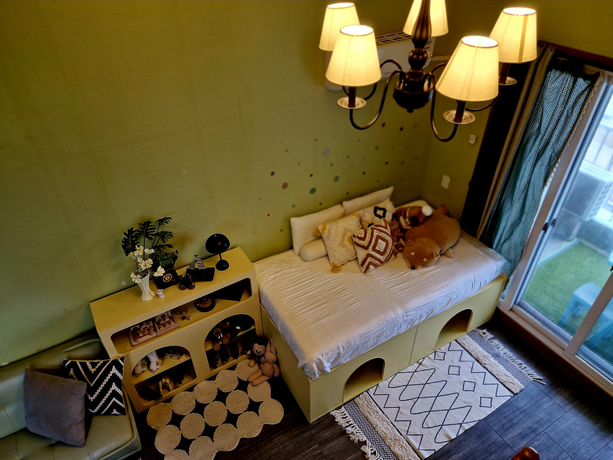 room detail thumbnail 0