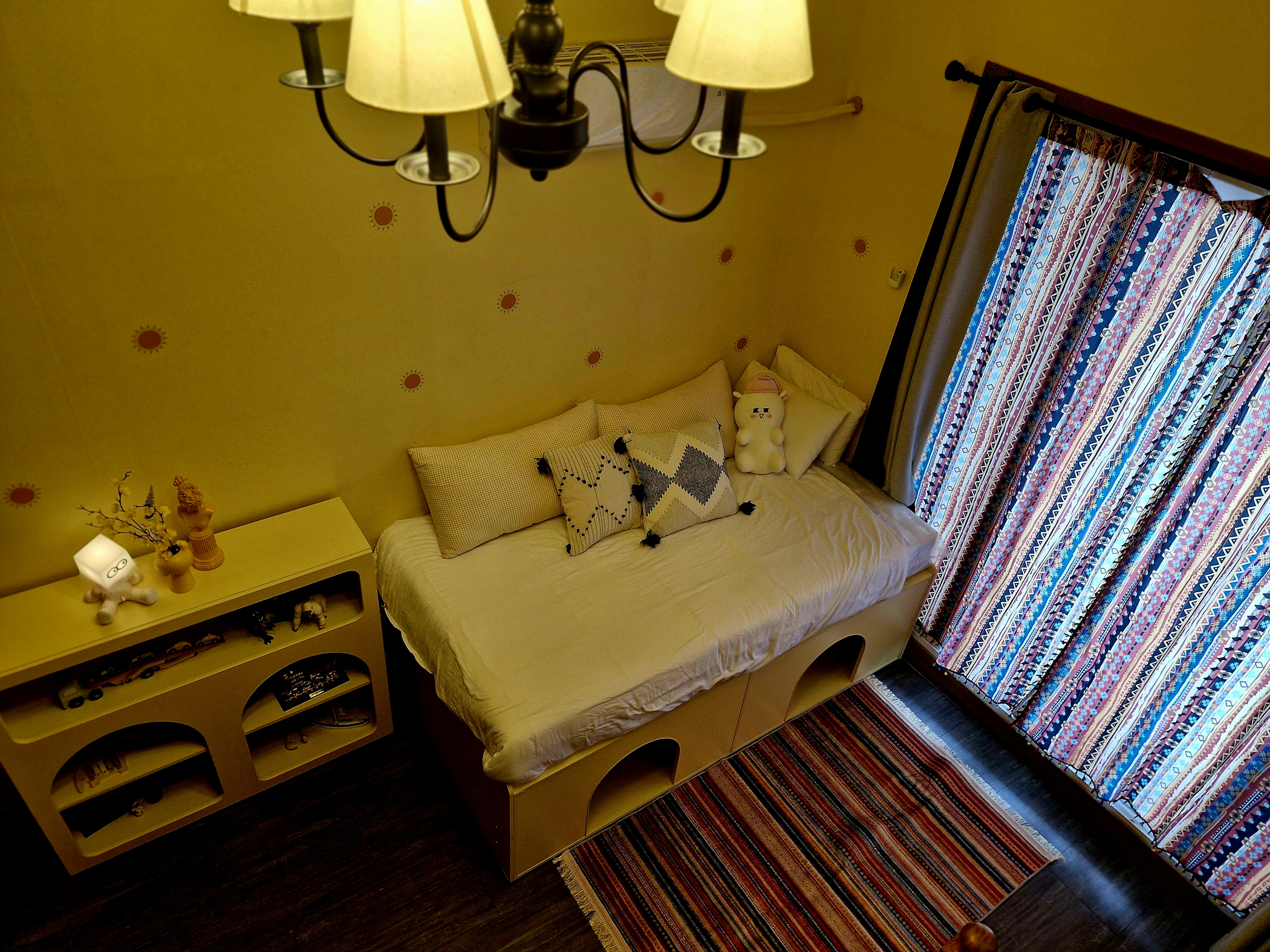 room detail thumbnail 1