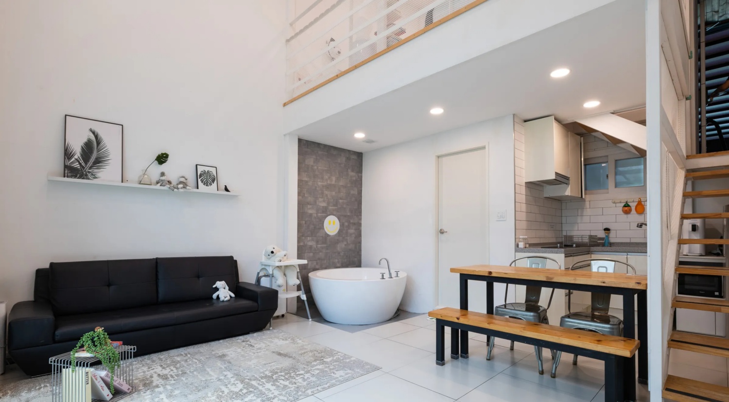 room detail thumbnail 0