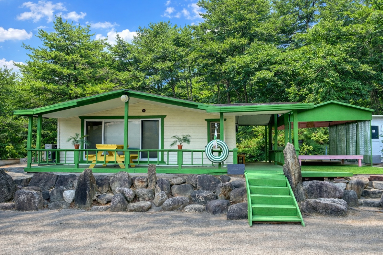 room detail thumbnail 0