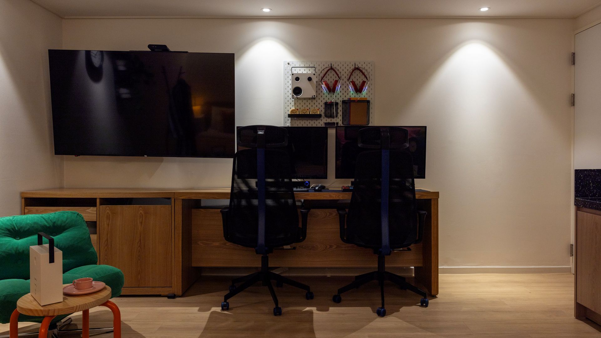 room detail thumbnail 1