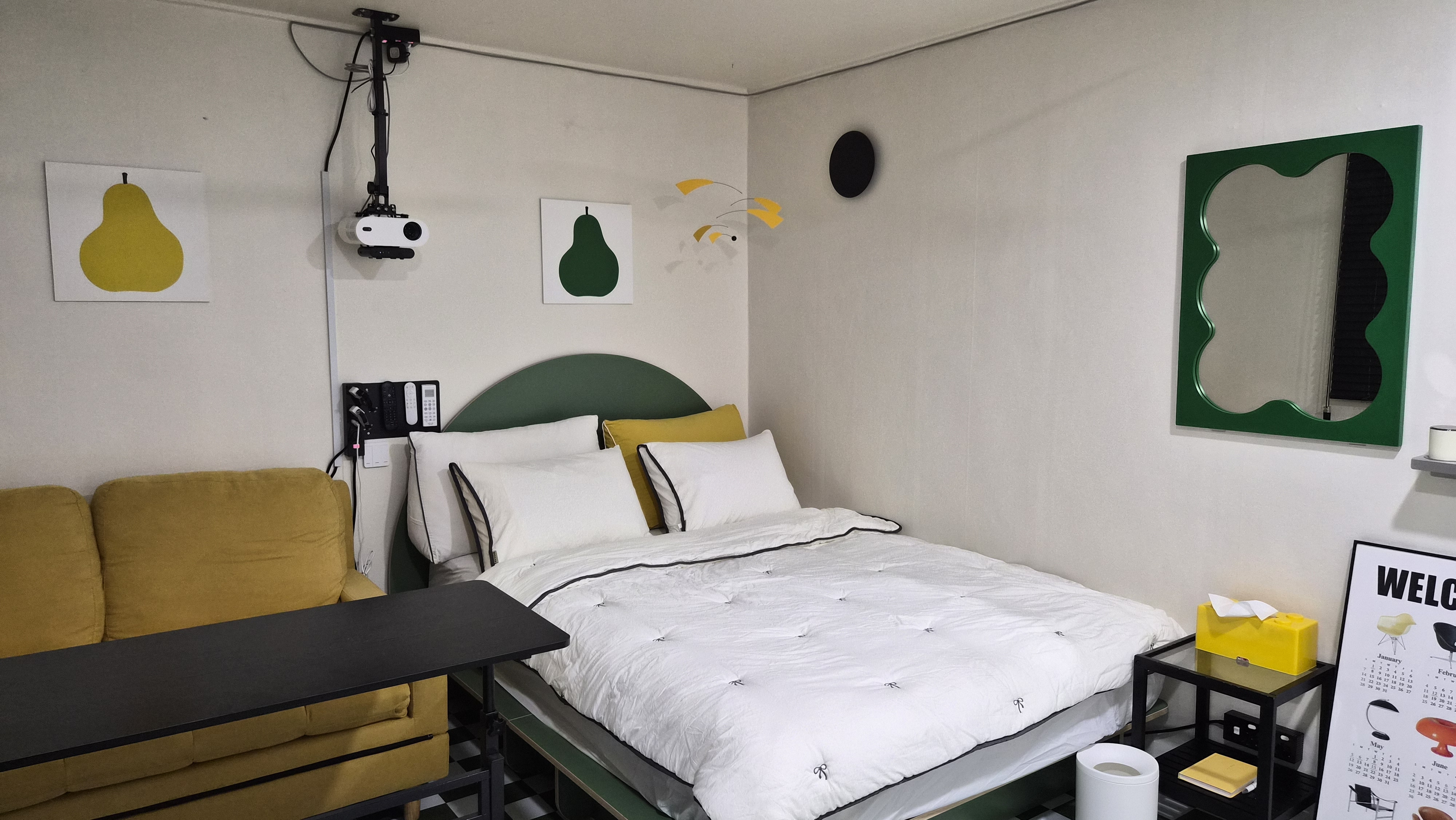 room detail thumbnail 2