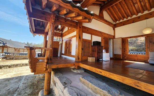 청송 한옥호텔 안(安)