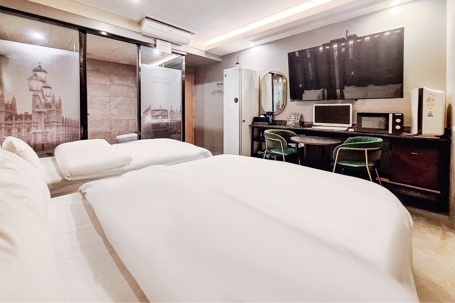 room detail thumbnail 0