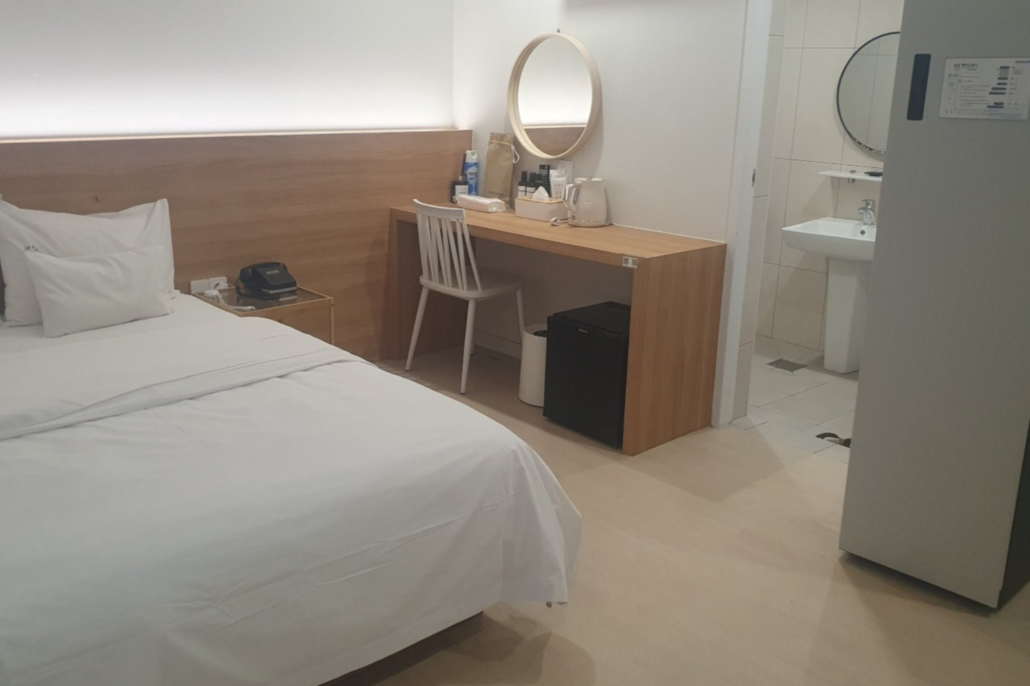 room detail thumbnail 0
