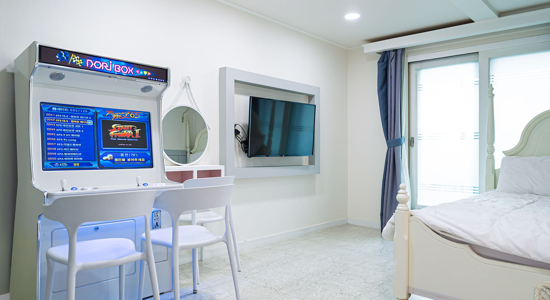 room detail thumbnail 2