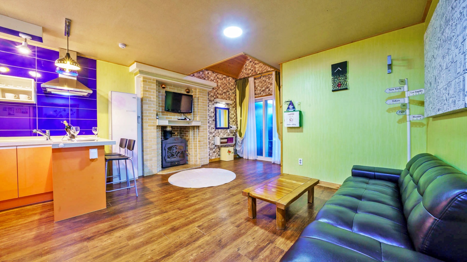 room detail thumbnail 0